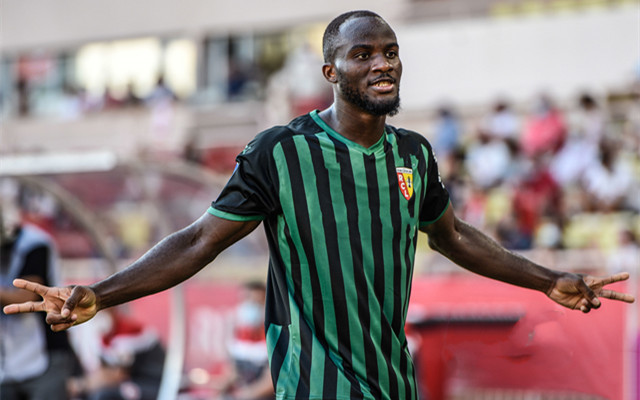 九游体育-上海久事迎法甲关键赛，赛前豪取连胜，赛场秩序良好，纪律约束更严格-九游体育